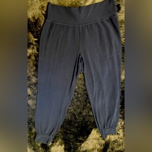 Atheleta Black Salutation Jogger